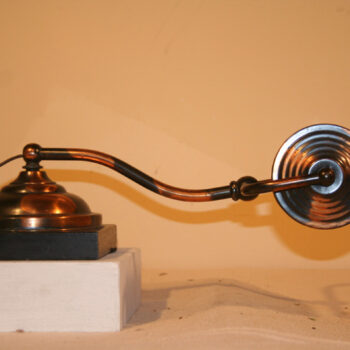 Fraries bookshelf lamp